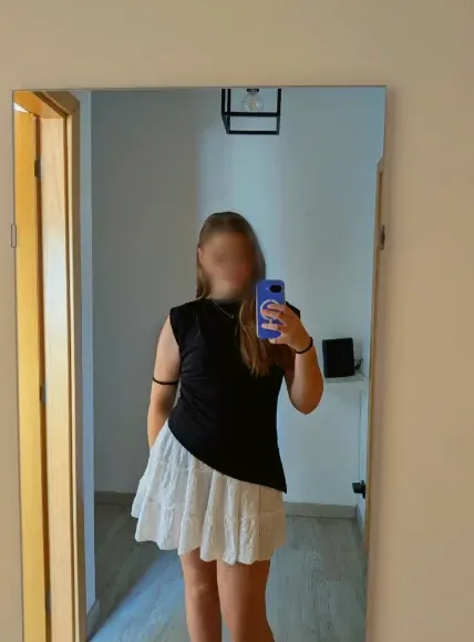 Fatma, 18