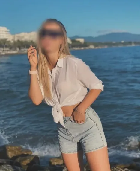 Fiona, 36