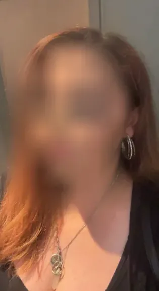 Lucia, 24