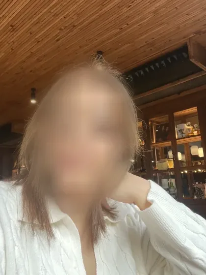 Nora, 40